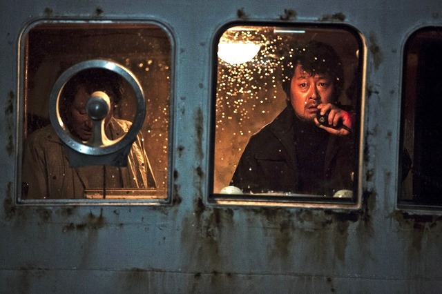 『海にかかる霧』-(c)2014 NEXT ENTERTAINMENT WORLD Inc. & HAEMOO Co., Ltd. All Rights Reserved.