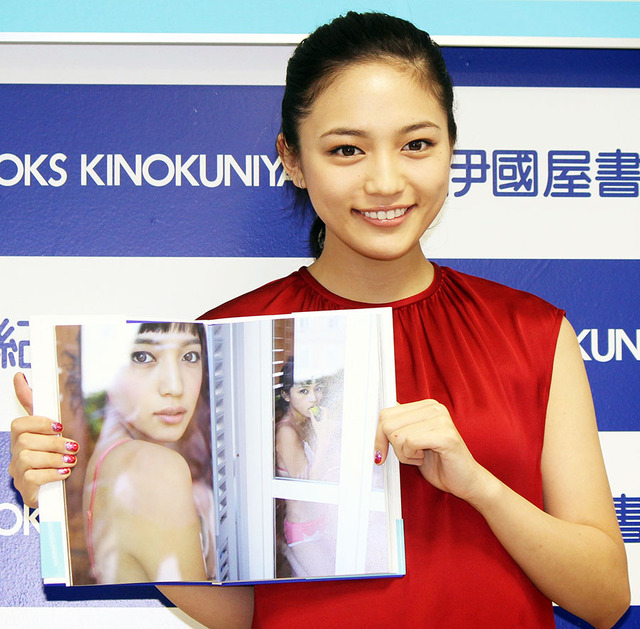 20歳の抱負を語った、川口春奈／3rd写真集「haruna3」発売記念イベント