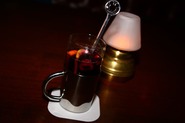 このお店だけの「ホットワイン」／「テディ・ルーズヴェルト・ラウンジ」in東京ディズニーシー