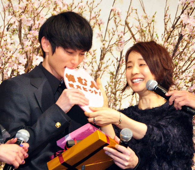 高良健吾＆石田ゆり子／『悼む人』初日舞台挨拶