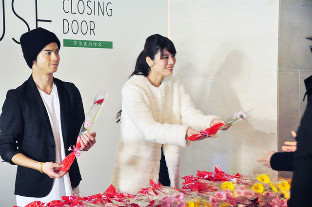 菅谷哲也＆島袋聖南／劇場版『テラスハウス クロージング・ドア』公開初日