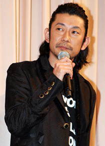 ひたすら女を“撮り続ける”男を演じた永瀬正敏