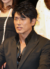 特命係長・只野仁役の高橋克典