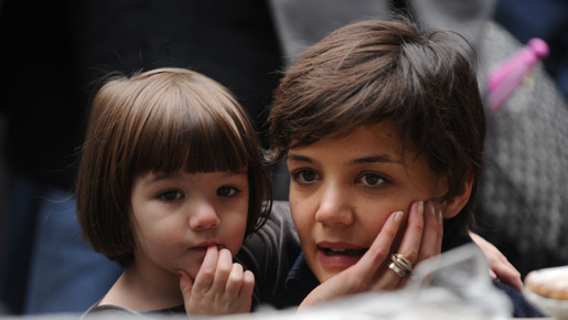 お父さんにそっくりなスリとケイティ・ホームズ　-(C) Splash/AFLO