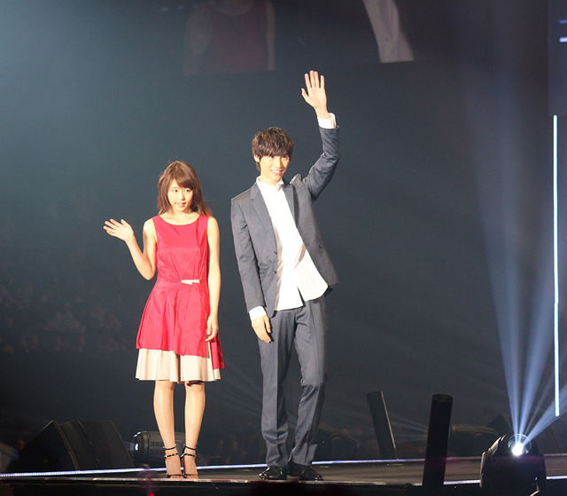 福士蒼汰＆有村架純／第20回東京ガールズコレクションS/S