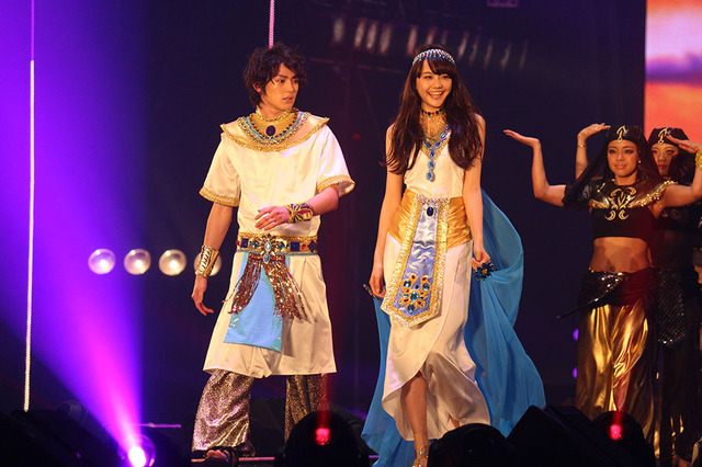 真剣佑＆松井愛莉／第20回 東京ガールズコレクション 2015　SPRING/SUMMER」