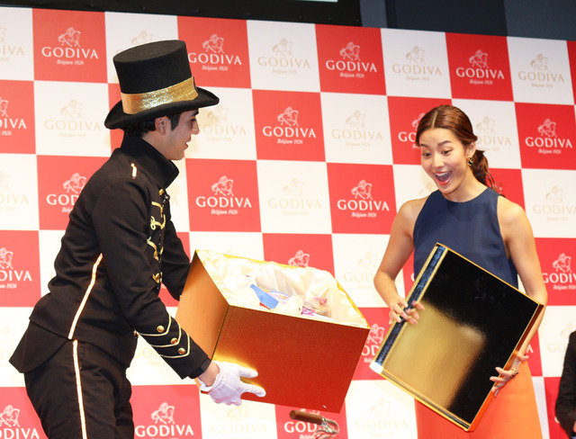 すみれ／「ゴディバ」主催ホワイトデー・イベント「GODIVA White Day 2015 ～ホワイトデーのあふれる想いを“Love Song”に乗せて～」