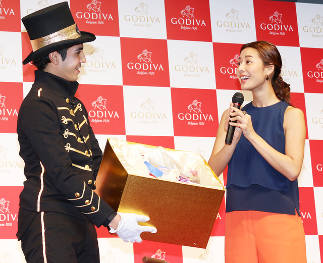 すみれ／「ゴディバ」主催ホワイトデー・イベント「GODIVA White Day 2015 ～ホワイトデーのあふれる想いを“Love Song”に乗せて～」