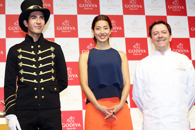 すみれ／「ゴディバ」主催ホワイトデー・イベント「GODIVA White Day 2015 ～ホワイトデーのあふれる想いを“Love Song”に乗せて～」