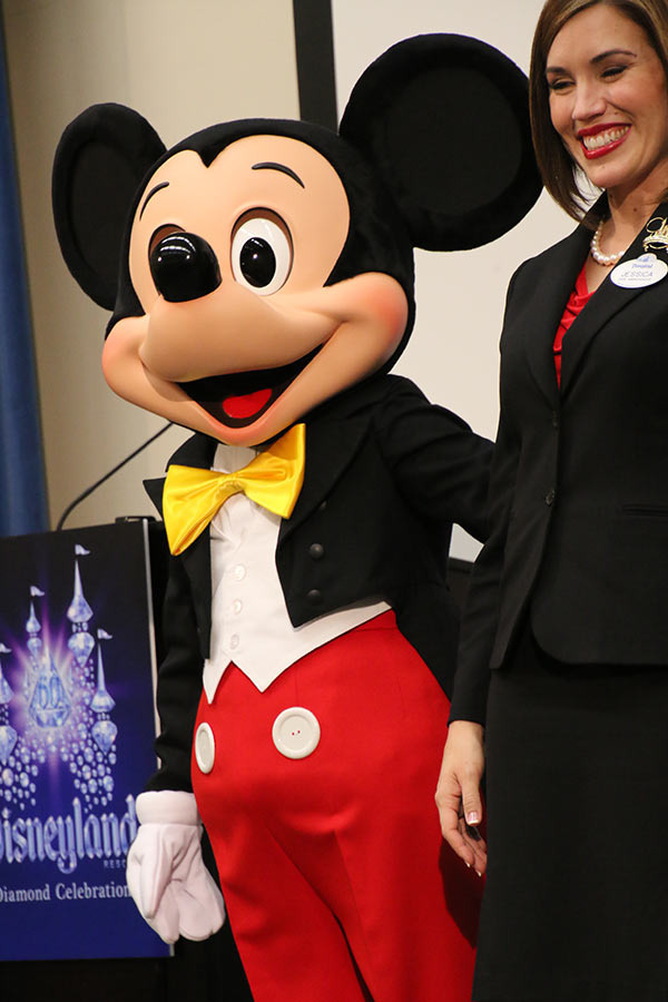 ミッキーマウス＆アンバサダーのジェシカ・バーナード氏