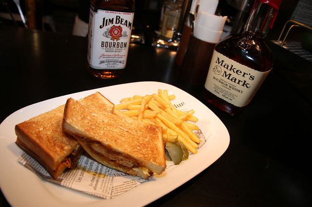 JIM BEAM BAR「エキマルシェ新大阪」