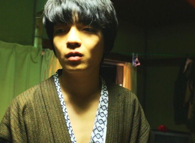 岡山天音×門脇麦／短編映画『死と恋と波と』