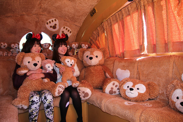 「ダッフィーバス」で記念撮影 in 東京ディズニーシー