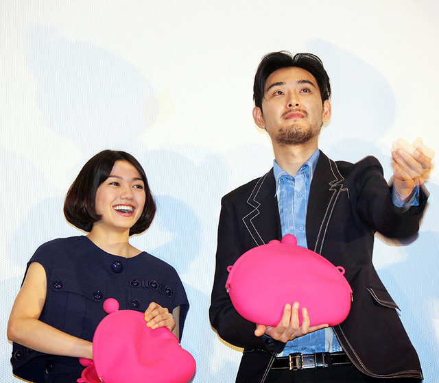 松田龍平、電源ダウンに苦笑…トークは赤ちゃんに遮られて