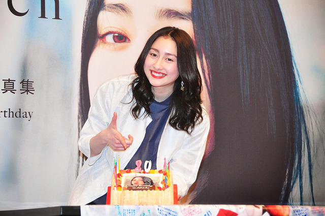 早見あかり／写真集「Twenteen」発売記念トークショー