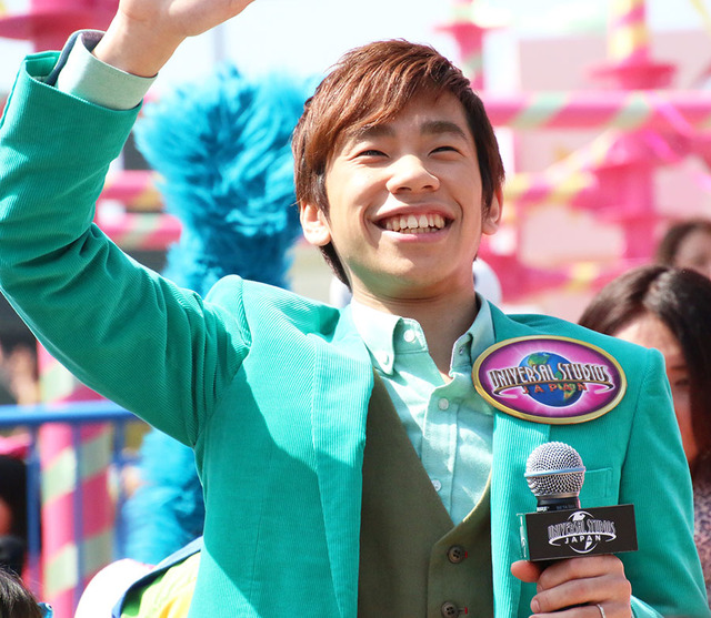 笑顔で登場した織田信成／新「ユニバーサル・ワンダーランド」オープンイベント in USJ