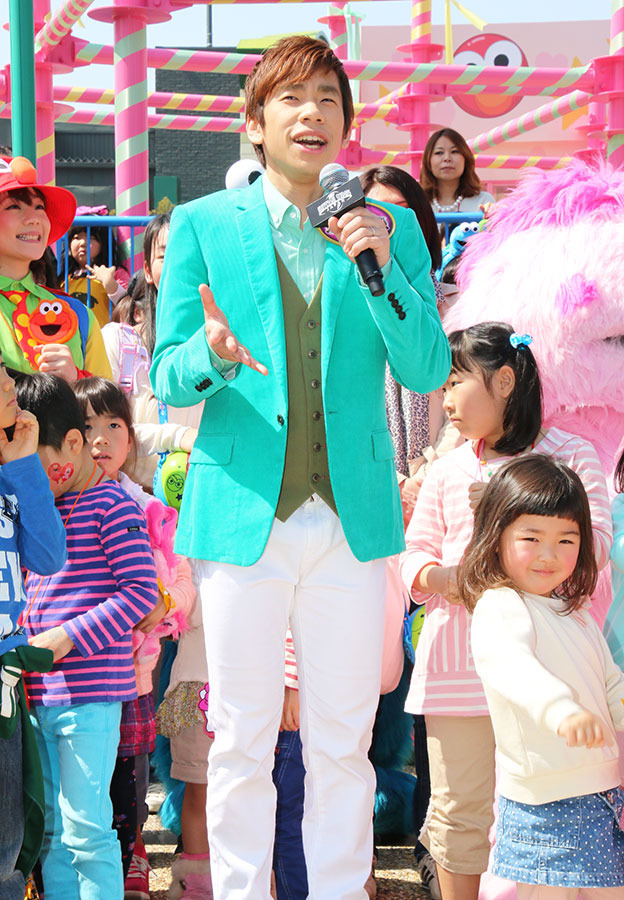 笑顔で登場した織田信成／新「ユニバーサル・ワンダーランド」オープンイベント in USJ