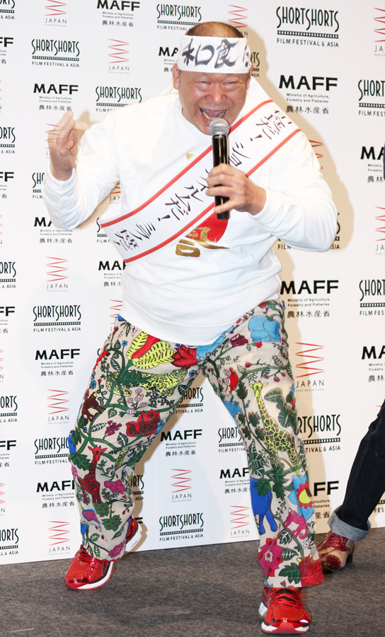 「気合だ～！」と雄叫びをあげる、アニマル濱口