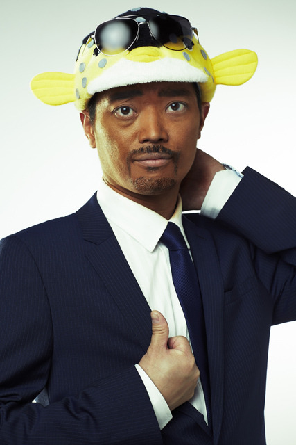 ウィル・スミスに変身するさかなクン 『フォーカス』-(C) 2015WARNER BROS. ENTERTAINMENT INC. AND RATPAC-DUNE ENTERTAINMENT LLC ALL RIGHTS RESERVED