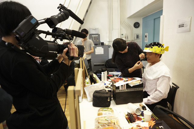 ウィル・スミスに変身するさかなクン 『フォーカス』-(C) 2015WARNER BROS. ENTERTAINMENT INC. AND RATPAC-DUNE ENTERTAINMENT LLC ALL RIGHTS RESERVED