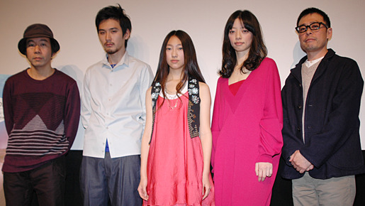 『悪夢探偵2』初日舞台挨拶。（左から）塚本晋也監督、松田龍平、三浦由衣、市川実和子、光石研。