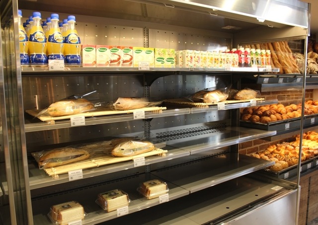 「メゾン・ランドゥメンヌ 東京本店」では紙パックドリンクなども販売