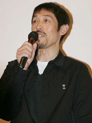 役柄とは打って違う、穏やかな表情の嶋田さん