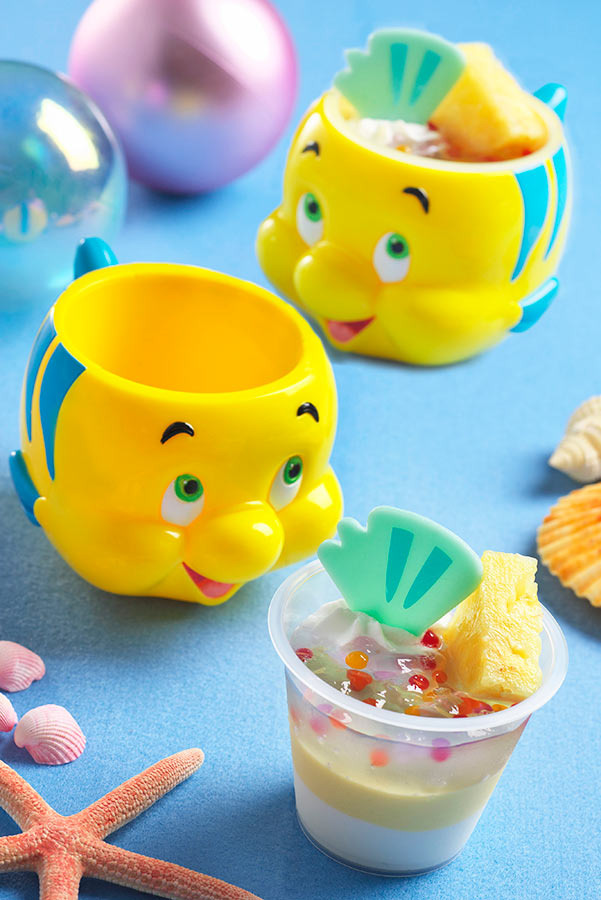 マンゴーとヨーグルトのムース、スーベニアカップ付き in セバスチャンのカリプソキッチン