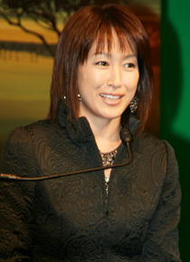 姉御肌カバ・グロリア役の高島礼子