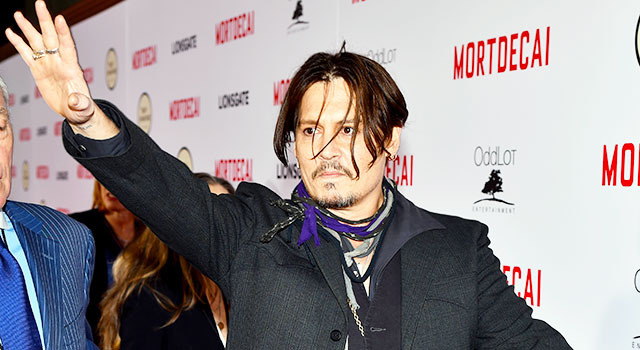 右手を負傷したジョニー・デップ／(C) Getty Images