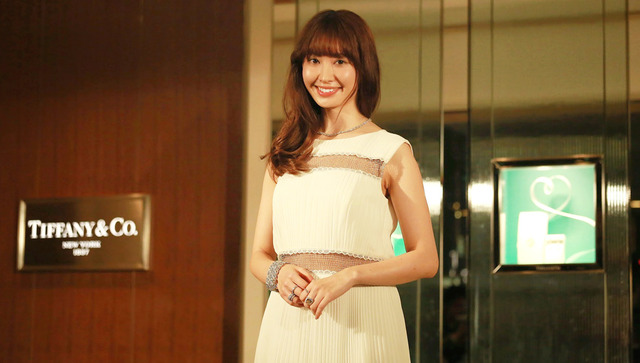 小嶋陽菜／「ティファニー横浜ランドマークプラザ店」リニューアルオープン記念テープカットセレモニー