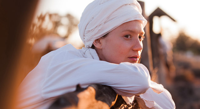 『奇跡の2000マイル』 - (C) 2013 SEE-SAW (TRACKS) HOLDINGS PTY LIMITED, A.P. FACILITIES PTY LIMITED, SCREEN AUSTRALIA, SOUTHAUSTRALIAN FILM CORPORATION, SCREEN NSW AND ADELAIDE FILM FESTIVAL