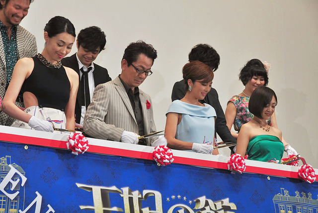 水谷豊、田中麗奈、吹石一恵、安達祐実／『王妃の館』初日舞台挨拶