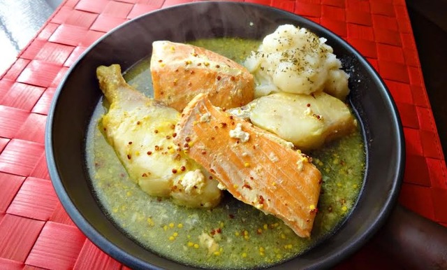 ドイツ、ハンブルク港の名物料理「ハンブルガー・パンフィッシュ」。＠横浜赤レンガ倉庫「ヨコハマ フリューリングス フェスト2015」