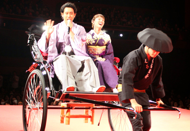 大泉洋、戸田恵梨香