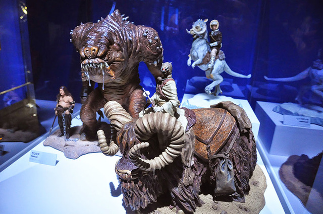 「スター・ウォーズ展 未来へつづく、創造のビジョン。」 - (C) ＆TM Lucasfilm Ltd