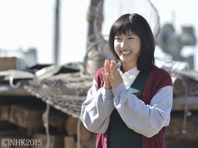 山崎賢人が『まれ』で輪島塗の塗装屋弟子姿を披露