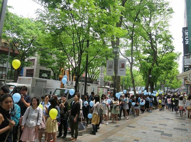 世界一のかき氷と称される「ICE MONSTER（アイスモンスター）」がオープンし、初日に行列が出現！