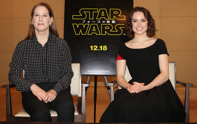 キャスリーン・ケネディ、デイジー・リドリー『スター・ウォーズ／フォースの覚醒』／photo：Ryo Uchida
