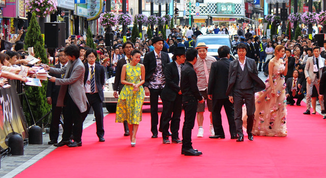 綾野剛、山田孝之、沢尻エリカ、金子ノブアキ、深水元基、山田優、豊原功補、伊勢谷友介、園子温監督、鈴木おさむ、山本又一朗／『新宿スワン』ジャパンプレミア