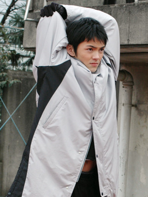 ウォーミングアップに余念がない林遣都