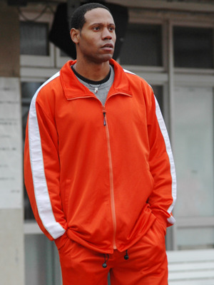 アフリカからの留学生ランナーに扮したダンテ・カーヴァー