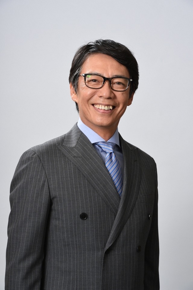 「カバヤキ三太郎のごめんね青春！」のDJを務める生瀬勝久／日曜劇場「ごめんね青春！」　(c)TBS