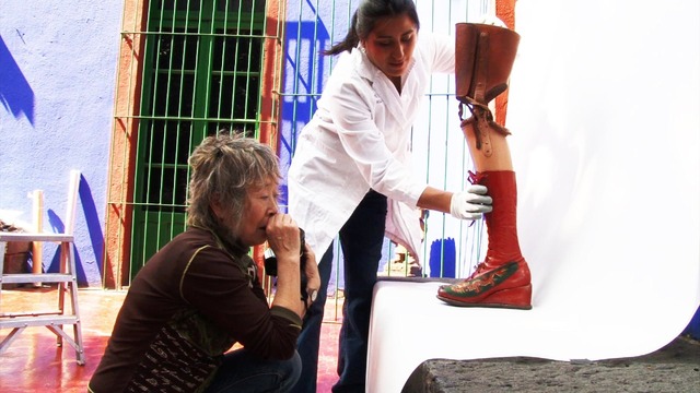 『フリーダ・カーロの遺品　ー石内都、織るように』　（C）ノンデライコ2015