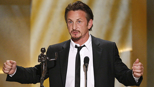 『ミルク』で主演男優賞を受賞したショーン・ペン　-(C) Reuters/AFLO