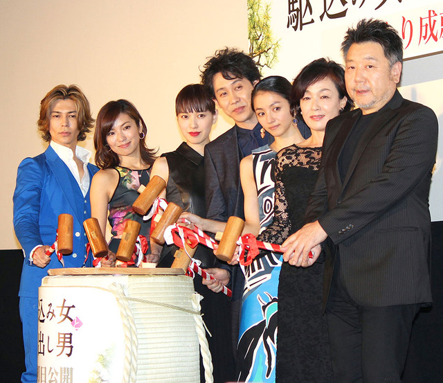 武田真治、内山理名、戸田恵梨香、大泉洋、満島ひかり、キムラ緑子、原田眞人監督／『駆込み女と駆出し男』初日舞台挨拶