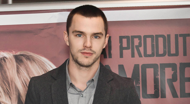 「ニコラス・ホルト」