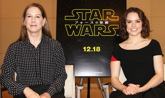 キャスリーン・ケネディ、デイジー・リドリー『スター・ウォーズ／フォースの覚醒』／photo：Ryo Uchida