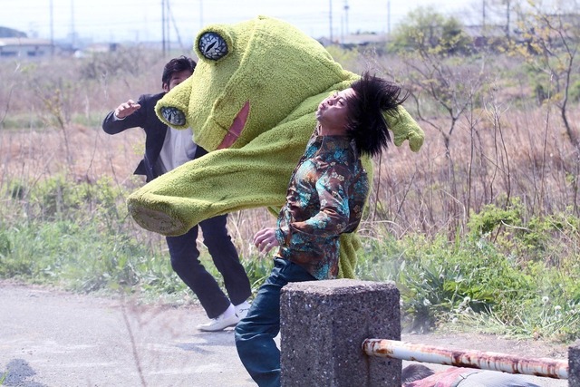 KAERU君／『極道大戦争』-(C) 2015「極道大戦争」製作委員会