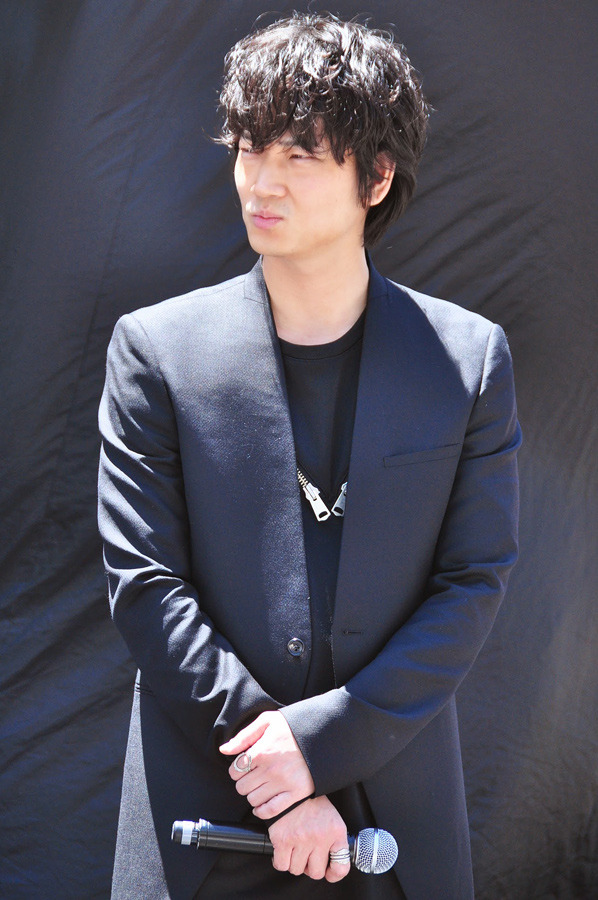 綾野剛／『新宿スワン』龍彦像お披露目式